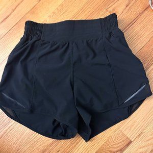 Lululemon Hotty Hot Shorts in Black Size 4